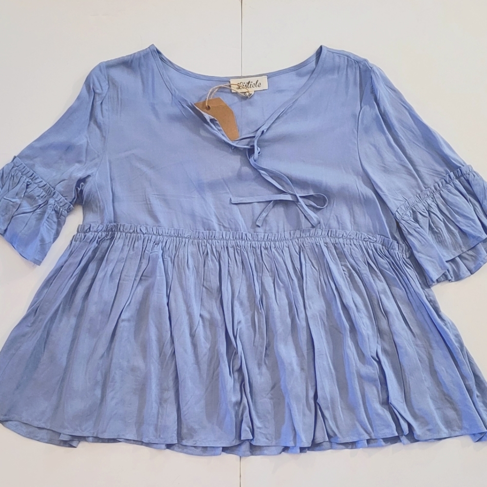 NWT Flowy top